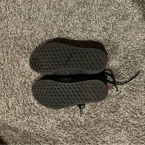 AUTHENTIC MADE FOR THE MAKERS UC SHOE
women’s size 7.5 men size 6